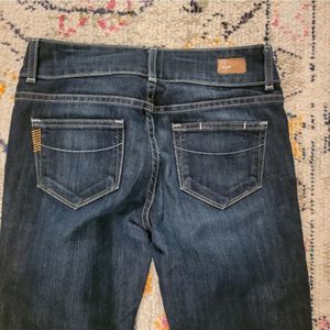 Paige Hidden Hills jeans sz 25. Like new!